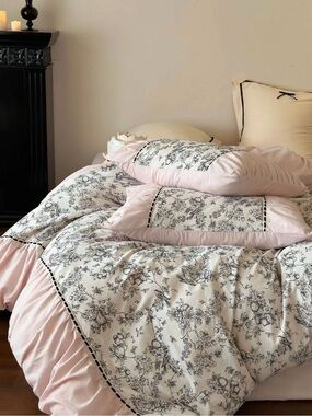Ruffled Floral Comforter Set in Light Pink and Cream